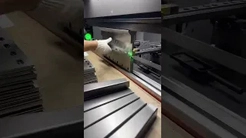 Ohýbání vzpoura kanál-slotted